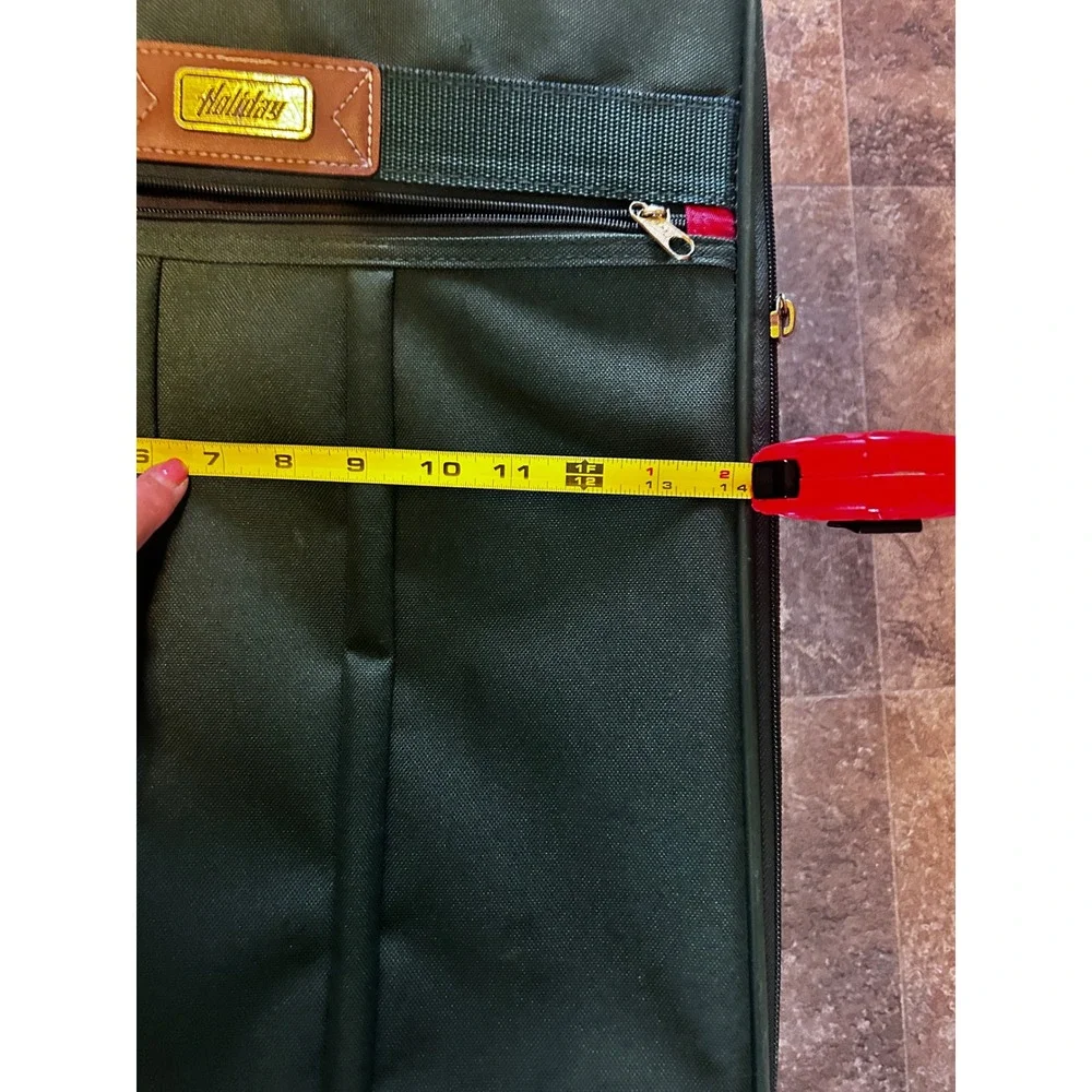 Holiday rolling suitcase